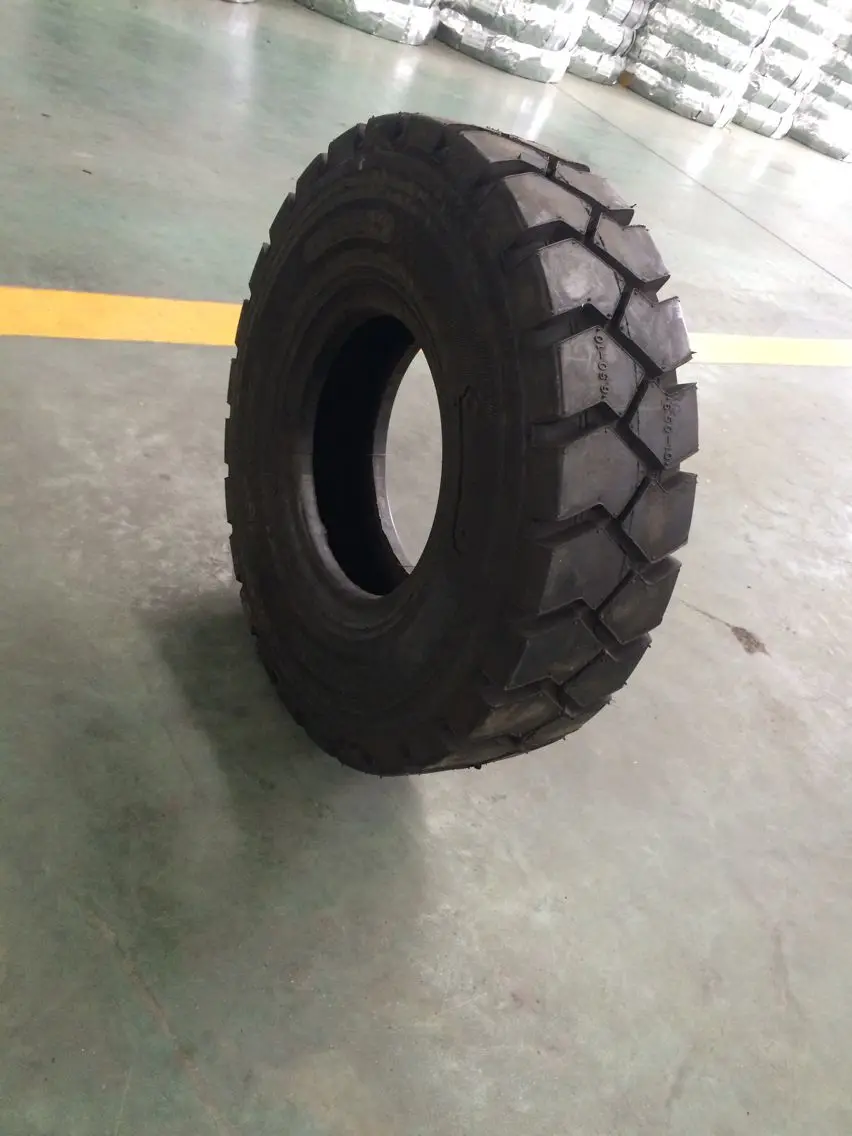 Industrial  Tire 700-15 Pneumatic Forklift Tire