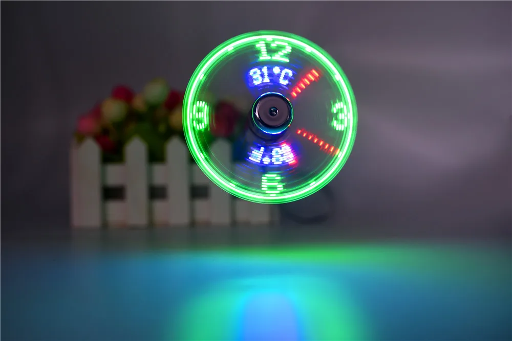 
New USB Clock Fan with Real Temperature Display Flexible LED Clock Thermometer Fan with Celsius and Fahrenheit 