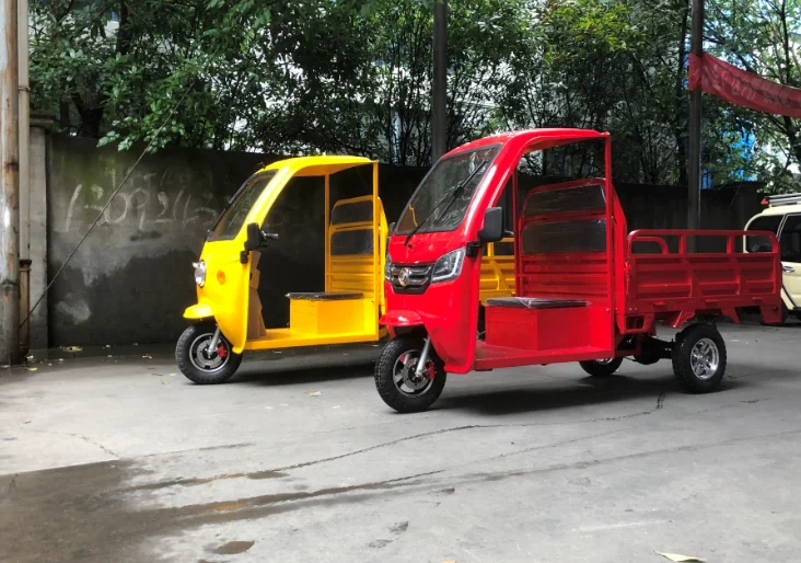 half close electric tricycle for cargo delivery with cabin and cart