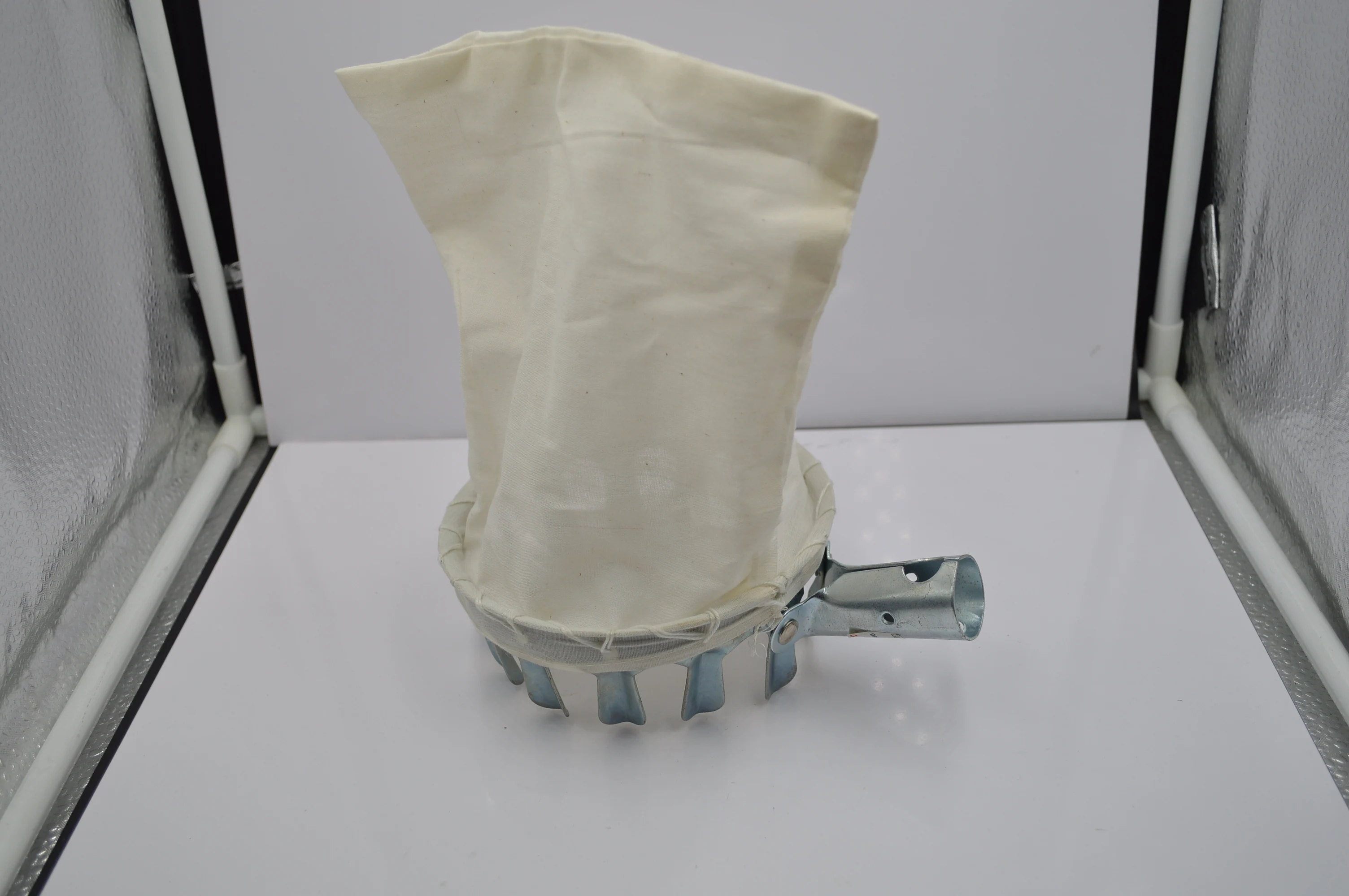 Fruit Picker Basket With Bag and Aluminum Telescoping Pole Canvas Fruit Picker Tool