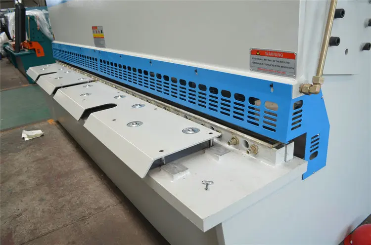 Принимает Рабочий стол компенсации структура высокое качество по всему миру Многофункциональный гильотинные гидравлические режа