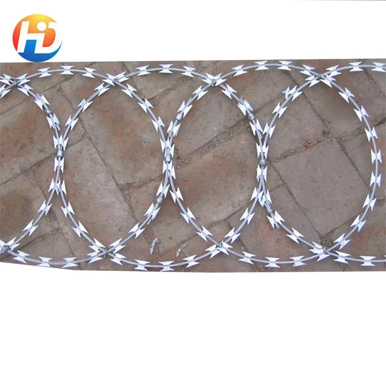Горячая окунутая гальванизированная Bto-22 катушки крест сварные ограждения Sharp Балде сварочной проволоки для тюрьмы колючая проволока из
