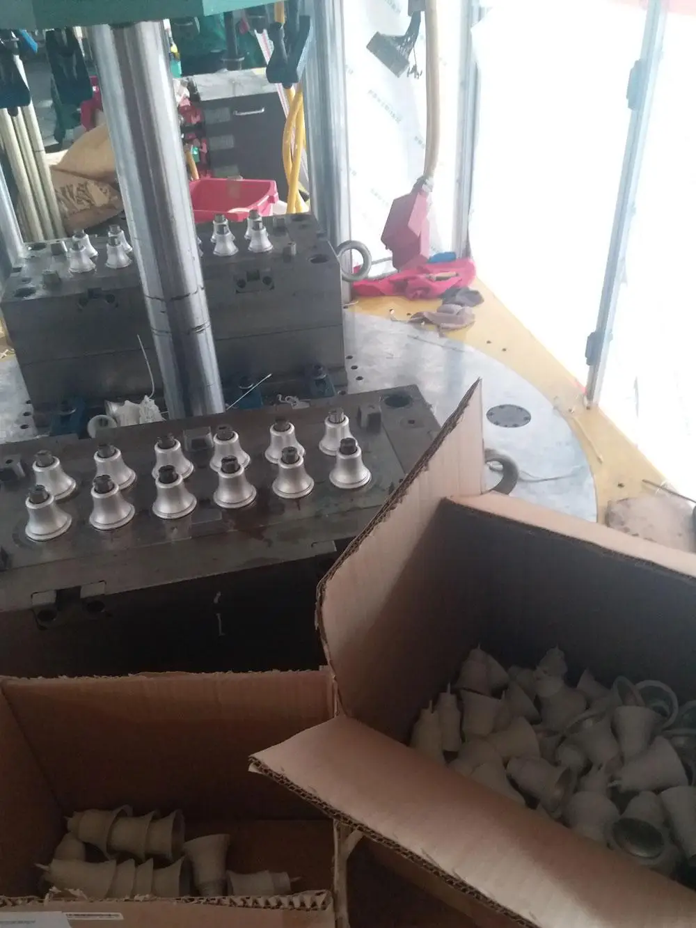 FOMTEC LED bulb Rotary Table Plastic Vertical Injection molding machine knife making machine ball pen making machine