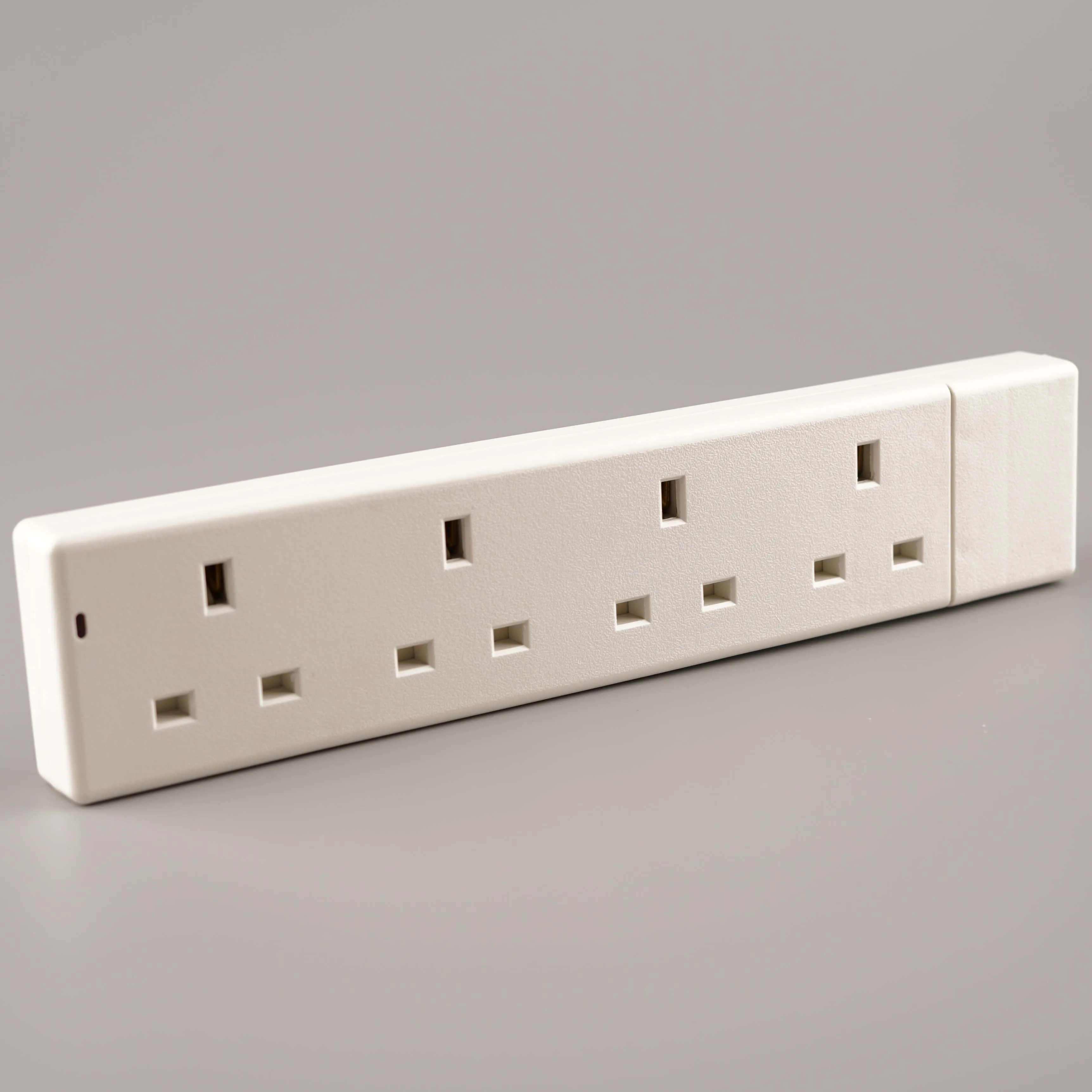 WK 4-Gang 13A UK Type Power Strip Extension Socket with Neon without Cable