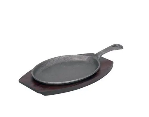 Cast iron oval sizzler pan/fajita pan with wooden base tary