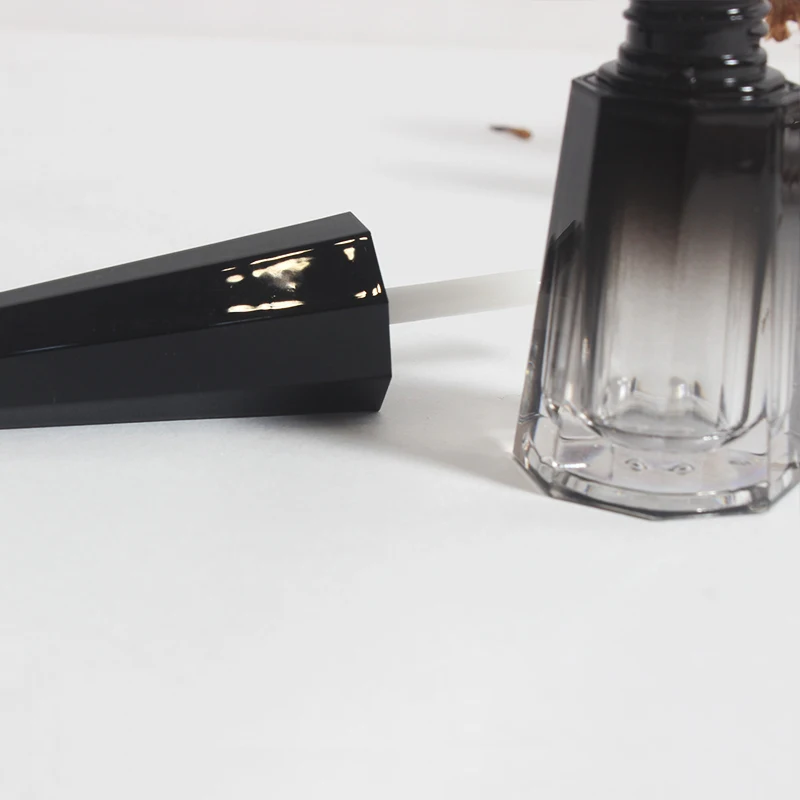 new pattern hot sell 4.5 ml lipstick octagonal cone shape lip gloss tube packaging