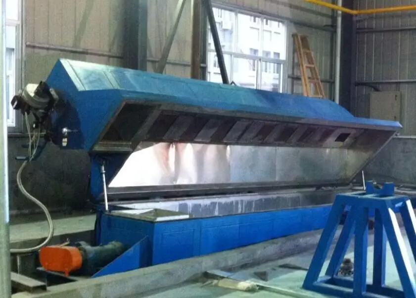 Машина для производства пластиковых изделий Каяка рыболовной лодки Высококачественная вращающаяся формовочная машина с несколькими рукоятками ротоформовочная