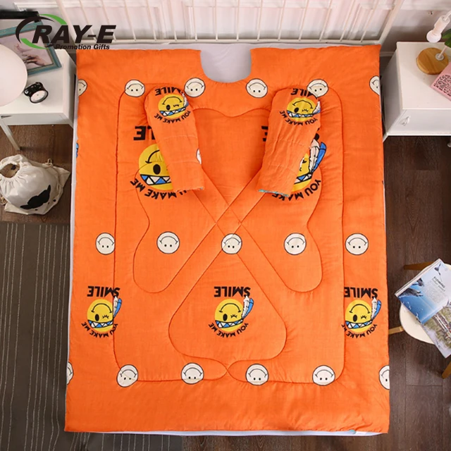 
2019 hot sale 100% keep warm winter lazy quilt with sleeves for gift 