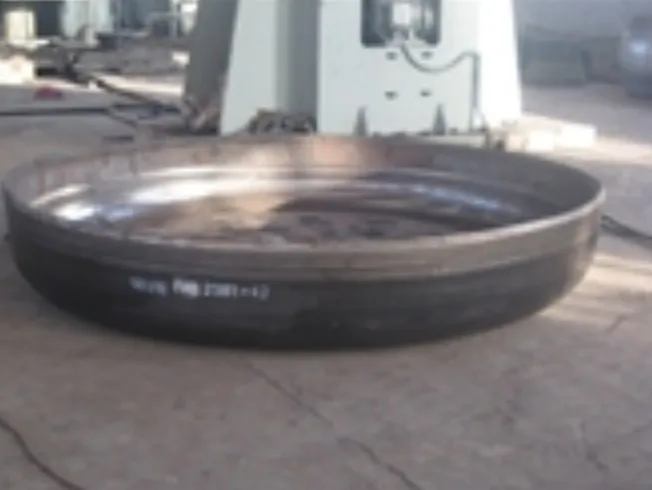 Pressure vessel dish end forming sealing head