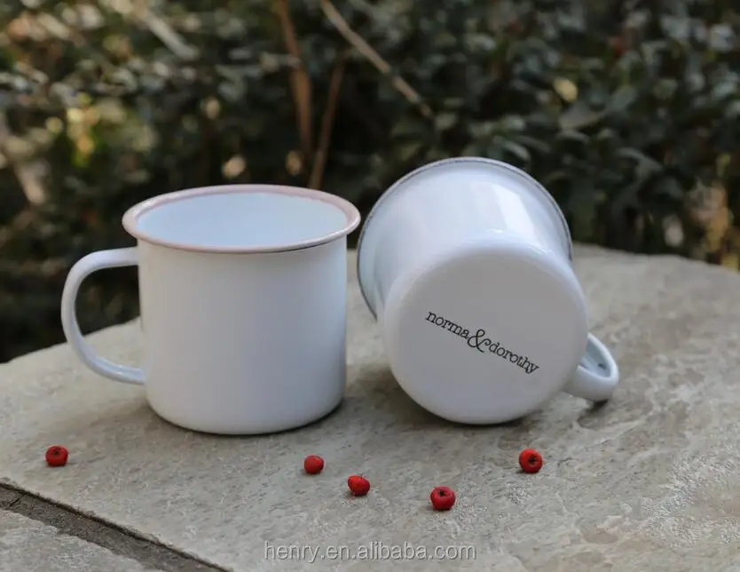 
enamel mug with pink lip 