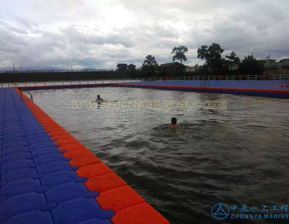 Floating pontoon swimming pool