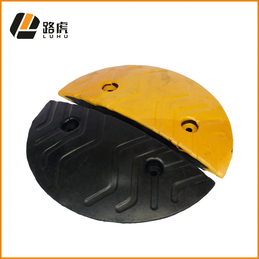 Car Speed Bump Hump 1000mm*380mm*45mm Rubber Road Speed Hump