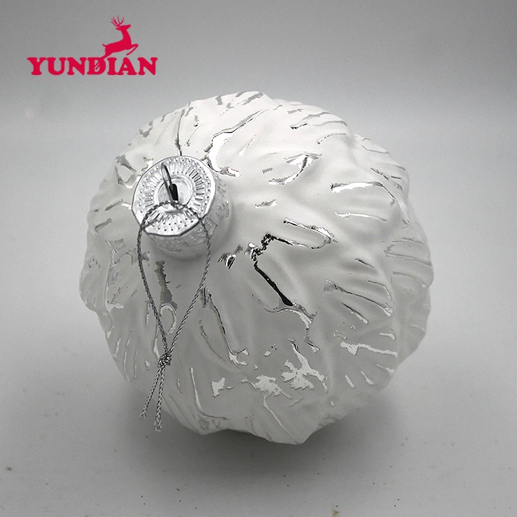 Factory Wholesale Promotional Personalized Round 8cm White Hanging Ornaments Christmas Glass Ball For Xmas Tree Decoration