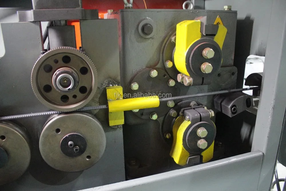 
wire straightening and cutting machine 