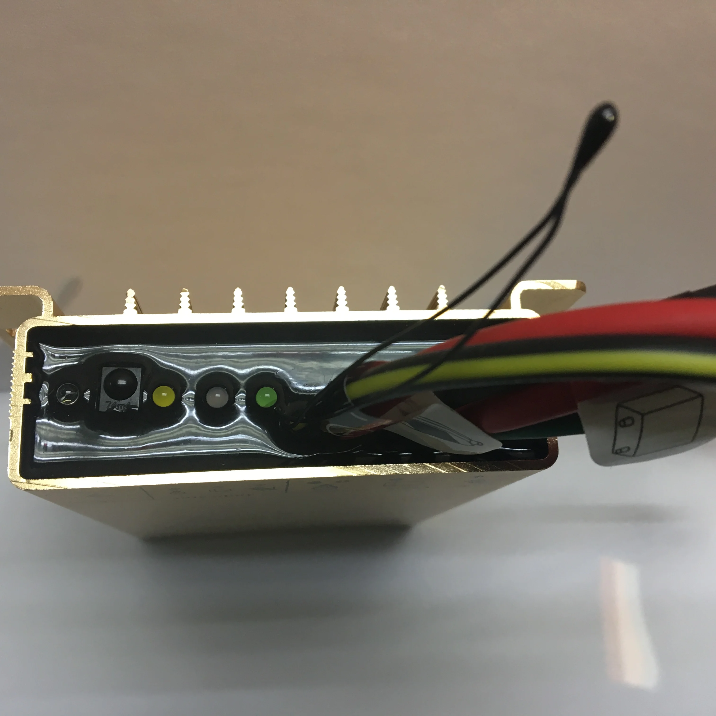 Cheap price solar charge controller 10amp 20amp for solar system