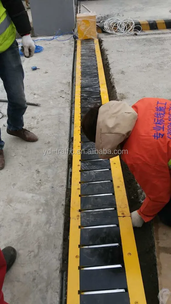 high security tire killer steel speed bump Road Spikes Tyre Killer security road security gates factory price tyre killer