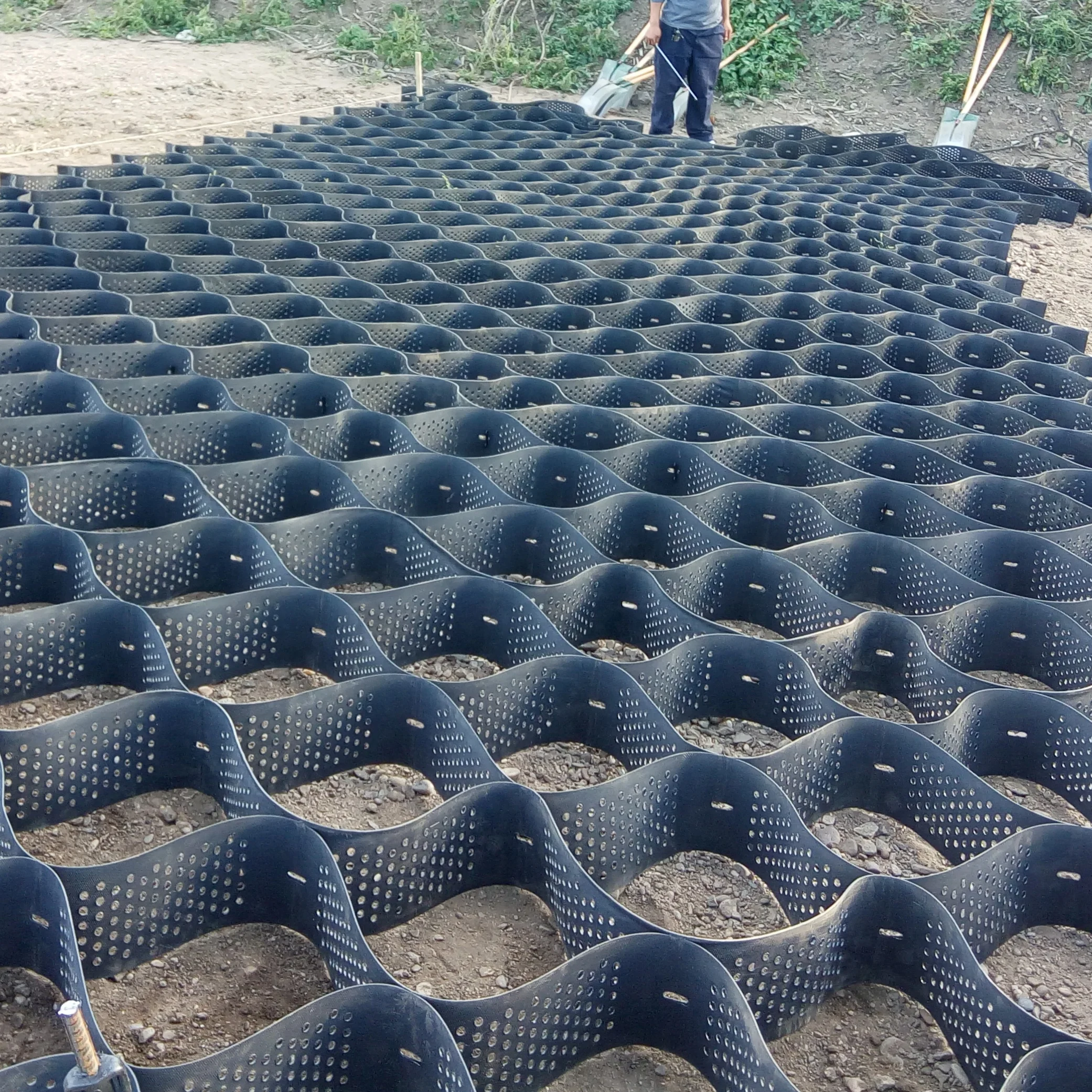 
Textured Honeycomb Plastic Gravel Stabilizer cellular confinement system HDPE Geocell 