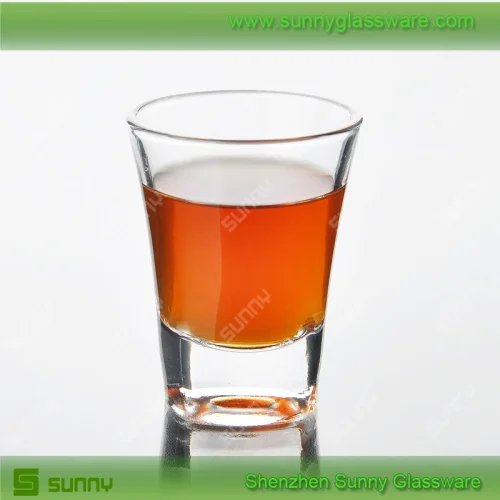 рюмки, обету рюмки, выстрел стекла виски