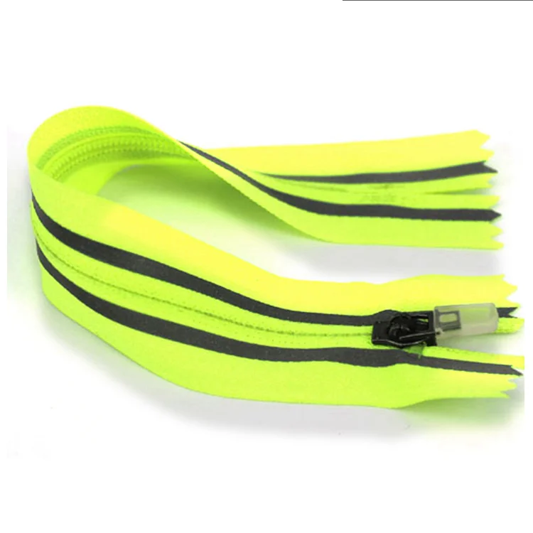 Customized Size Auto Lock Open End Garment Reflective Teeth Nylon Tape Zip Zipper