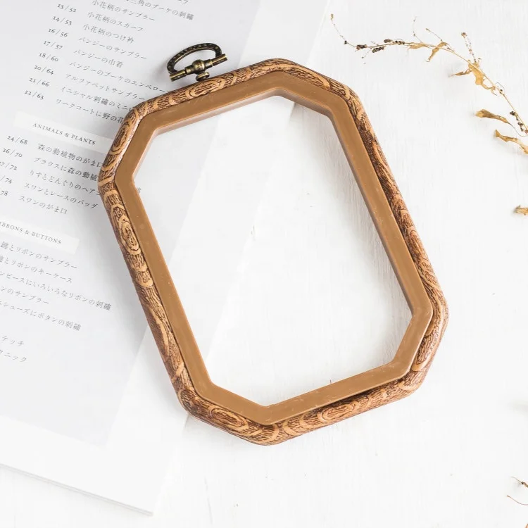 High Quality Wholesale Cross Stitch Accessory plastic Round Wooden Pattern Frame Flexible Embroidery Hoops