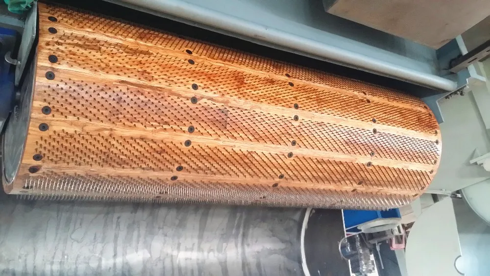 Card fillet or screw-plate for non-woven fabric parts