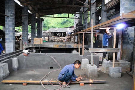 factory Sri lanka  Shaking table to Recycle zinc, gold,copper ore of low consumption with factory price