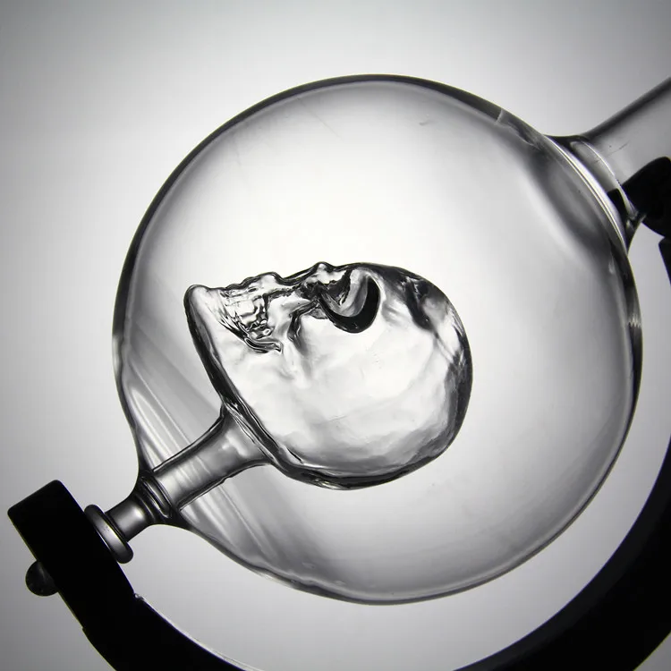 AIHPO05 Unique Magic Novelty Gift 850ml Hand Blown Glass Skull Globe Bar Set Whiskey Decanter with Glasses Stopper Wooden Base