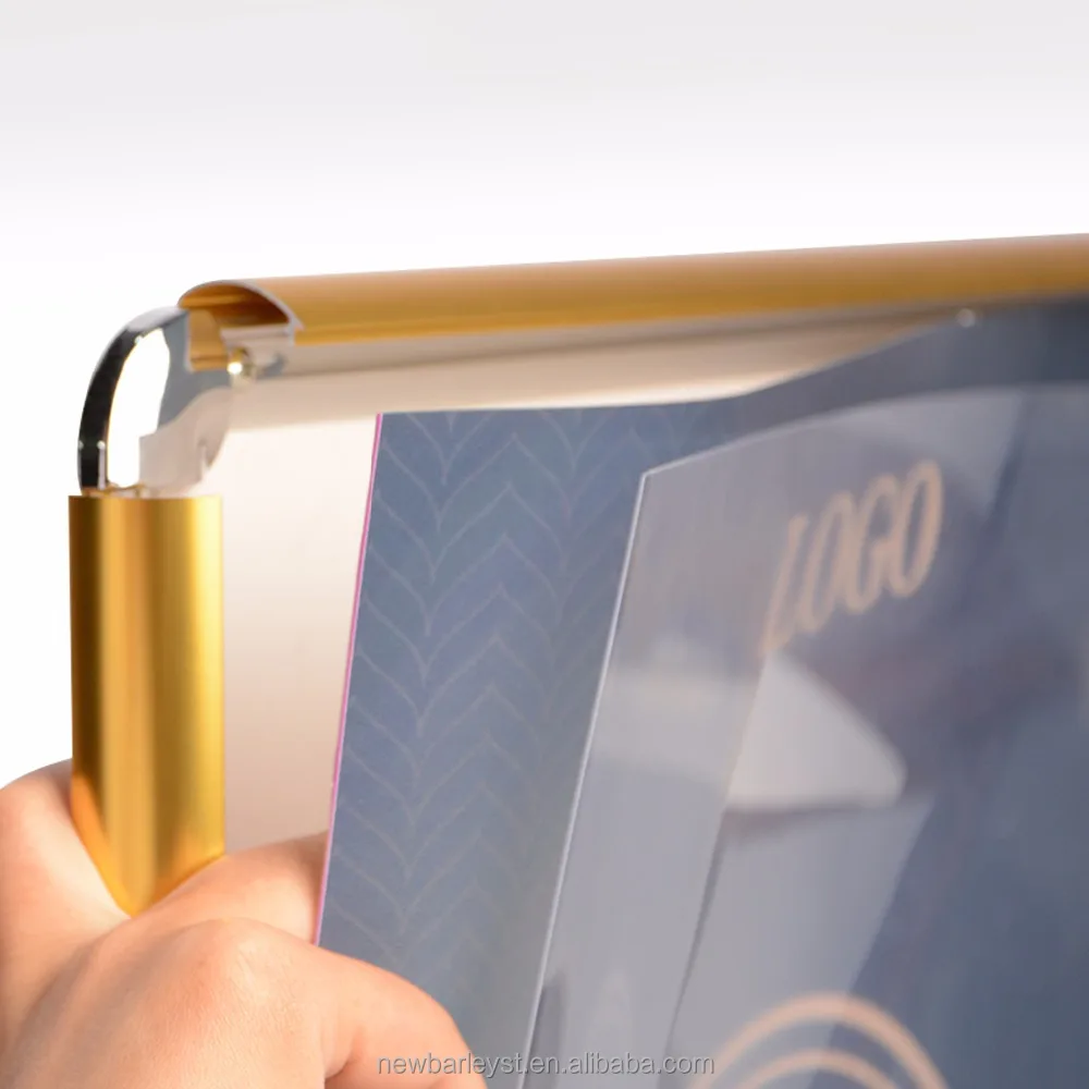 Золотая рамка-постер размером A4 с рамкой 25 мм с уголками или круглыми углами