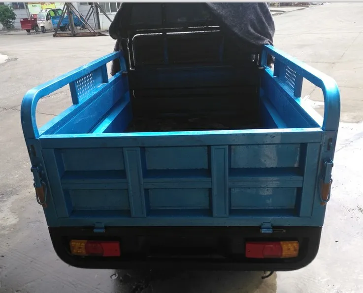electric cargo trike for cargo delivery