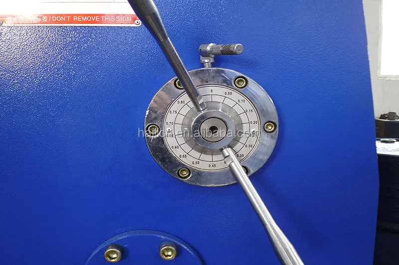 
Top Quality QC11K 8x2500mm CNC Guillotine Shearing Machine For Steel 