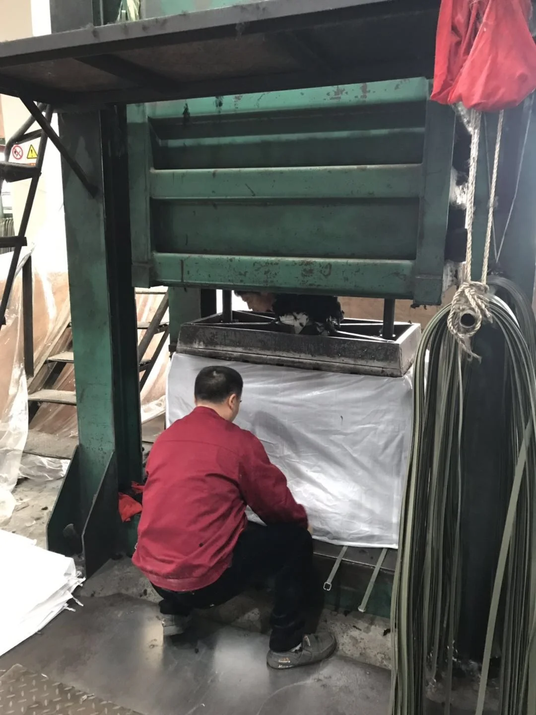 
polyamide Nylon 6 staple fiber dope dyed black 2.5D*51mm for wool yarn spinning 