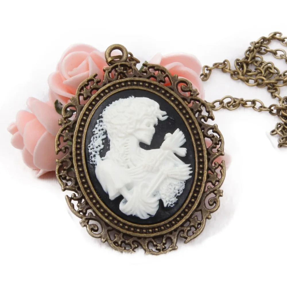 Engraved Skull Gothic Necklace, for Carnaval Gothic Jewelry