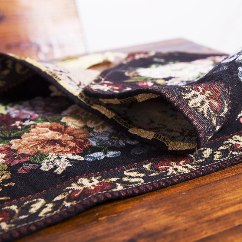 PLUS Jacquard Black Flower Table Runner Polyester Table Runner With Tassels