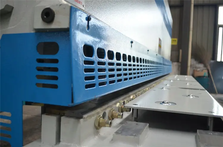 Принимает Рабочий стол компенсации структура высокое качество по всему миру Многофункциональный гильотинные гидравлические режа