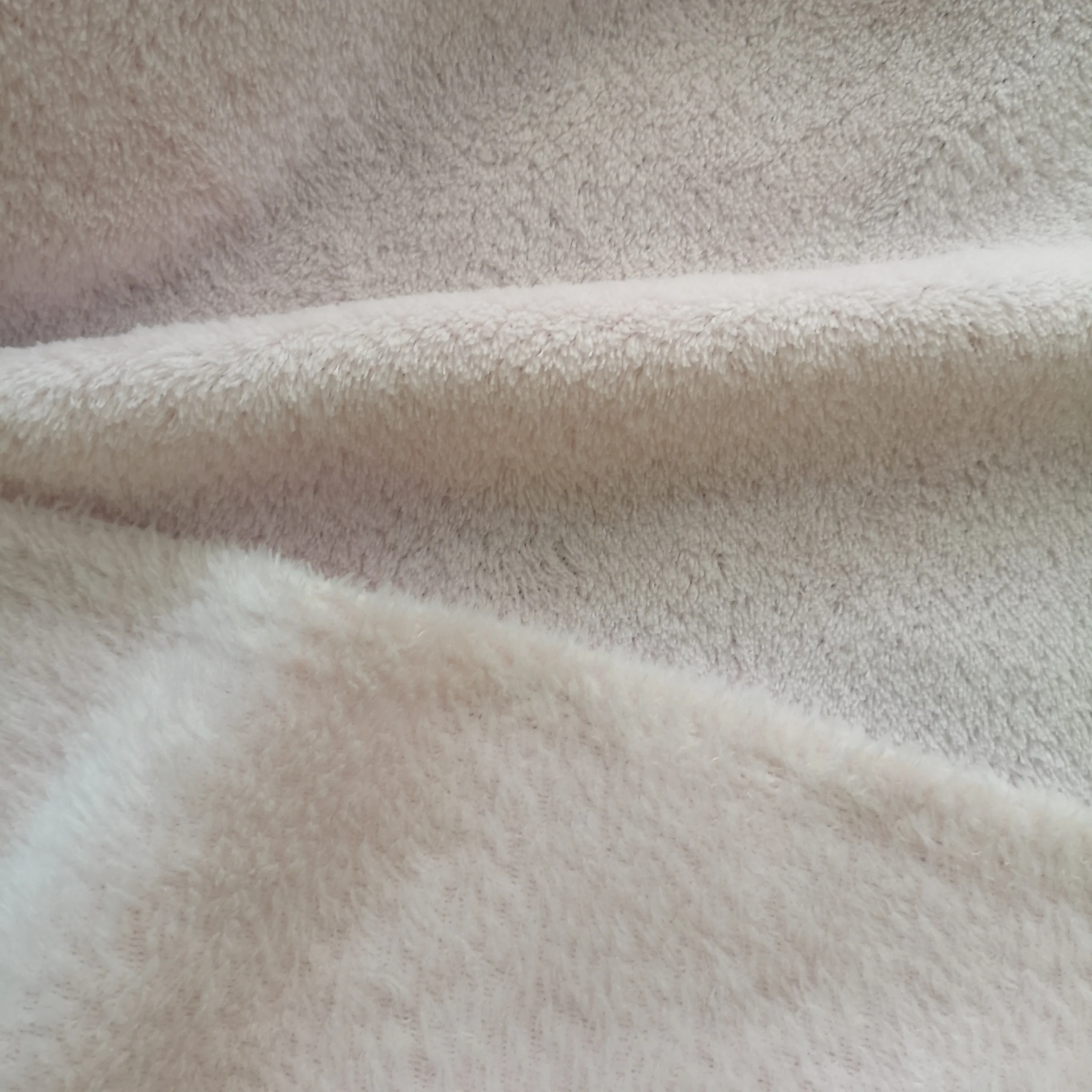 Cheap knitted coral fleece 100% polyester fabric single double-sided for pajamas blankets toy fabric