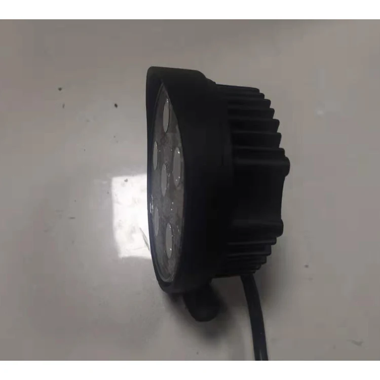 
Affordable 18W 6000K 1200ml 12 Volt Round Shape Truck Mounted LED Work Lights 