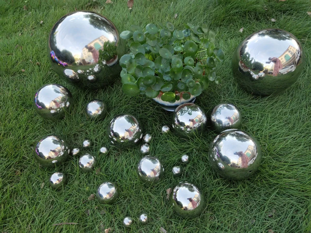 Polished Modern Metal Art Stainless Steel Hollow Garden Ball DIA150MM