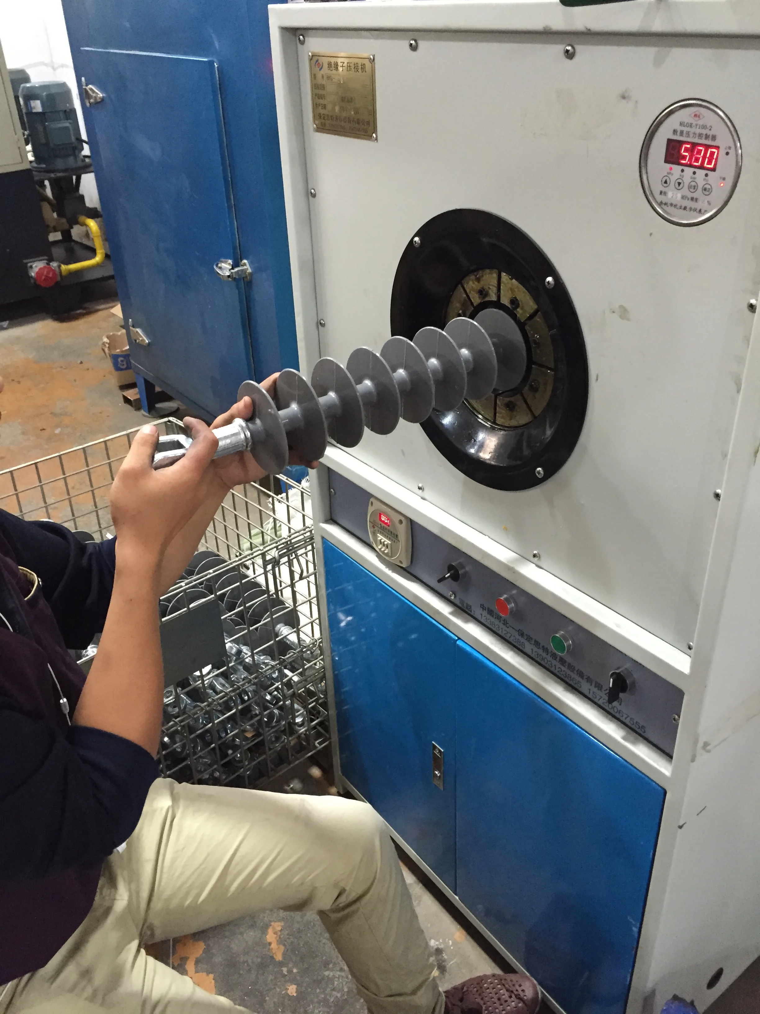 Excellent quality medium voltage 33kv silicone composite suspension polymer polymeric insulator 35kv