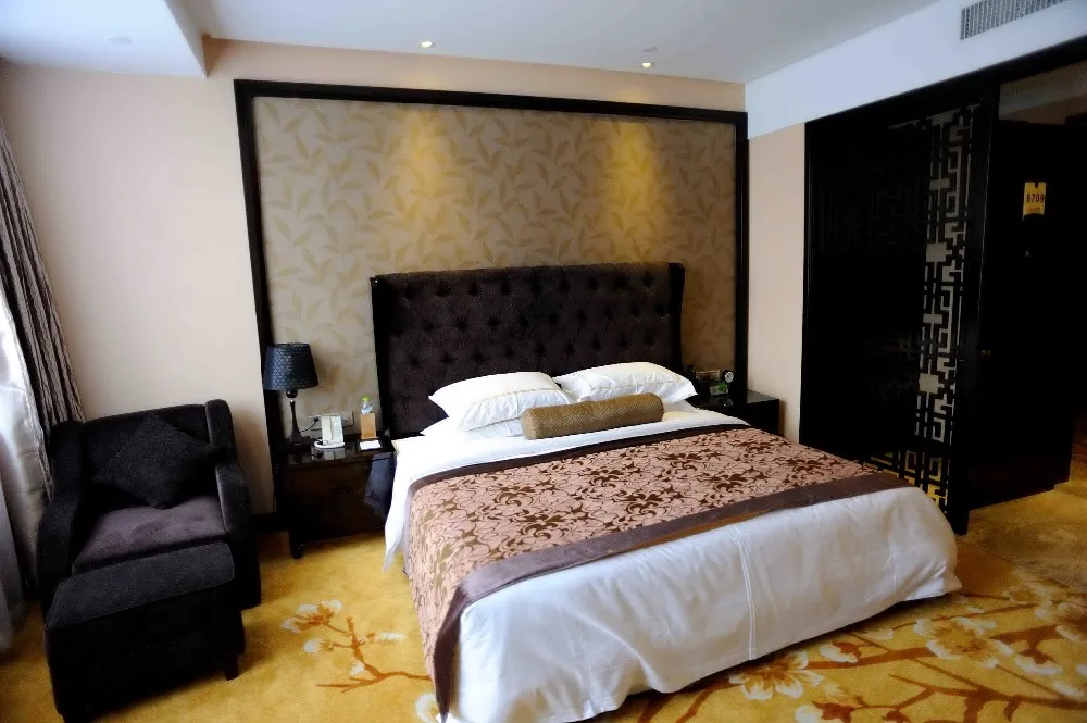 Modern Style Deep Color Warm Walnut Veneer Solid Wood Bedroom Furniture For Hotel