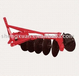 аграрный роторный дисковый плуг с трактором