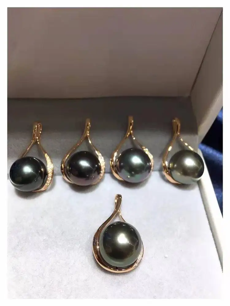 Hot-selling classics gorgeous gloss Tahitian pearl  black pearl  pendant 18K gold necklace pendant inlaid  natural diamond