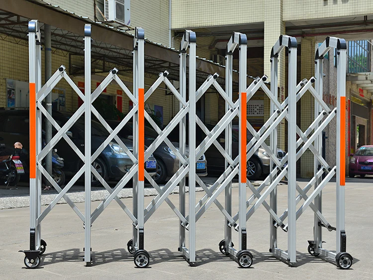 Outdoor retractable fence safety roller barrier traffic
