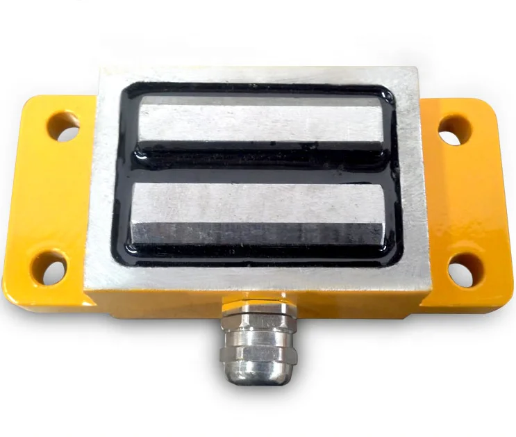 Industrial automation application magnetic smart gripper used on the end of robot arm