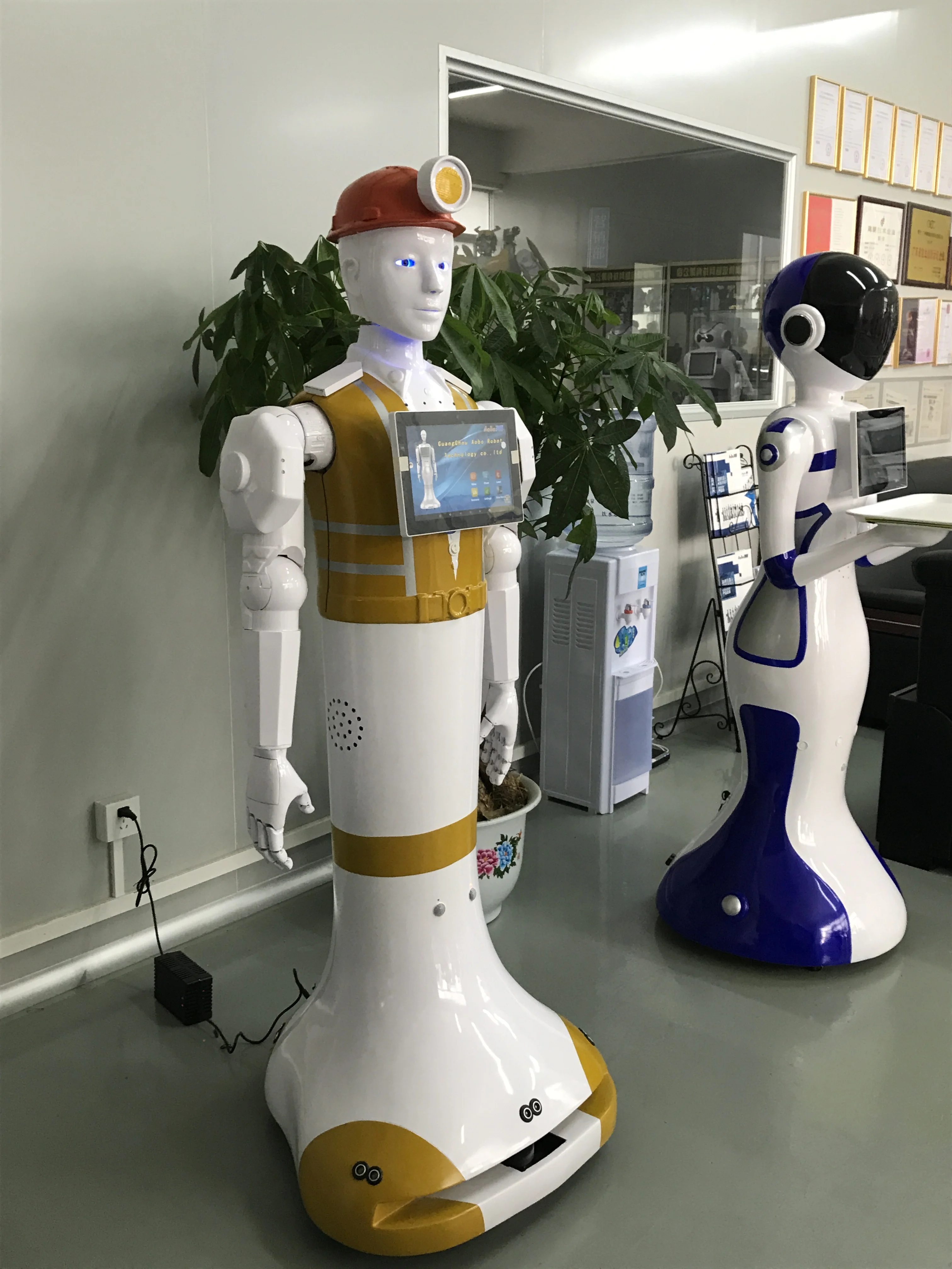 Humanoid Intelligent Interactive  robot and lobby  reception robot
