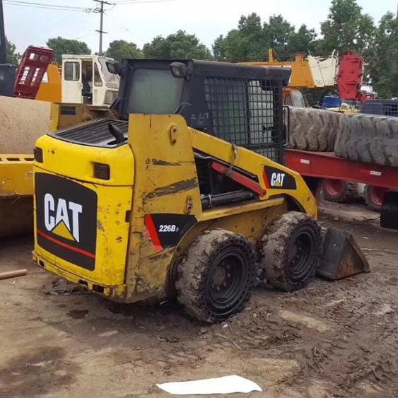 Б/у погрузчик с бортовым поворотом Caterpillar 26B