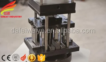 4-6 molds pneumatic vinyl windows making machine for punch aluminum window and door