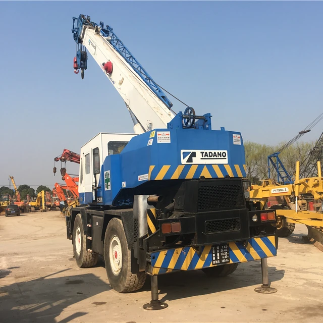 Используется Tadano GR-250N 25 тонн автокран, также есть Hitachi KH180-2/KH180-3/KH125