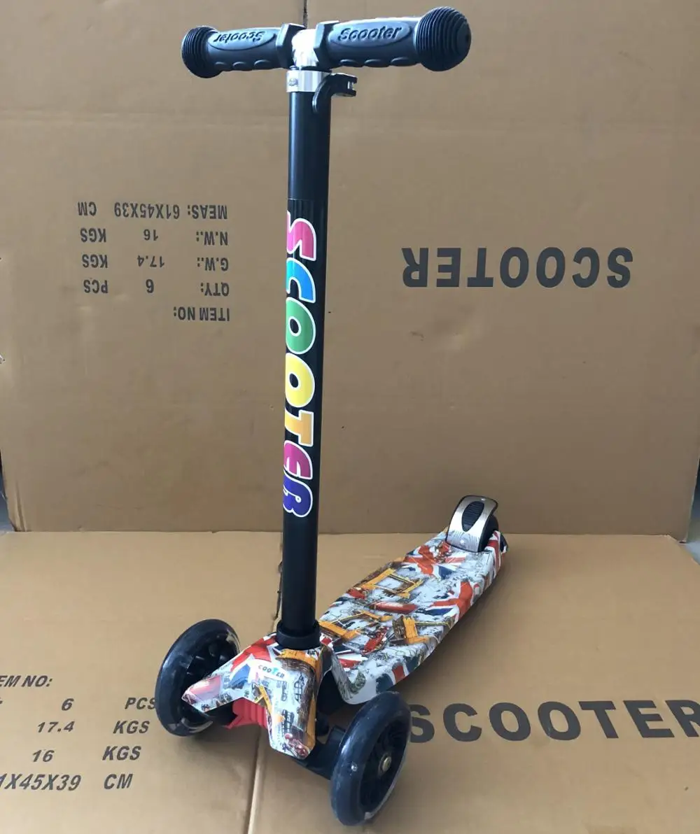 New patterns max scooter three wheels with PU light wheel