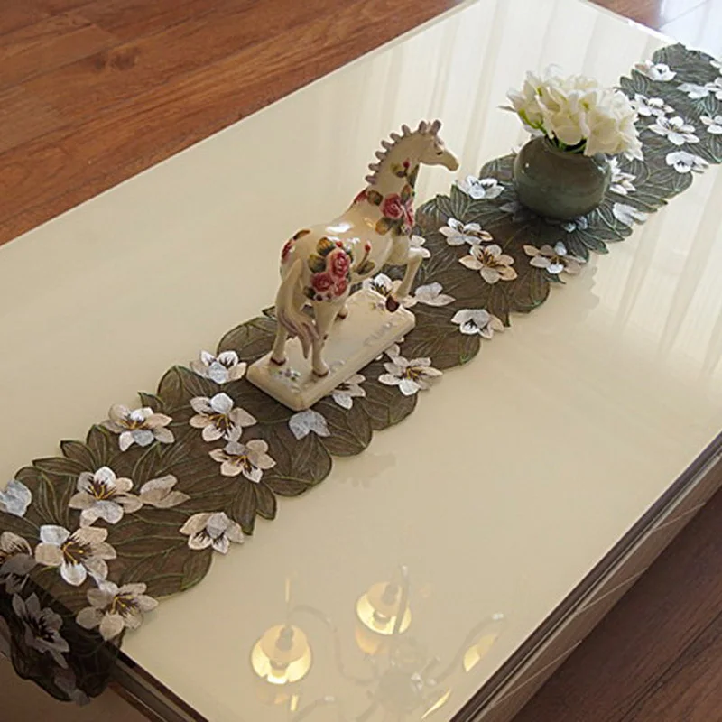 Праздничные рождественские свечи, дизайнерская скатерть с вышивкой и скатерть