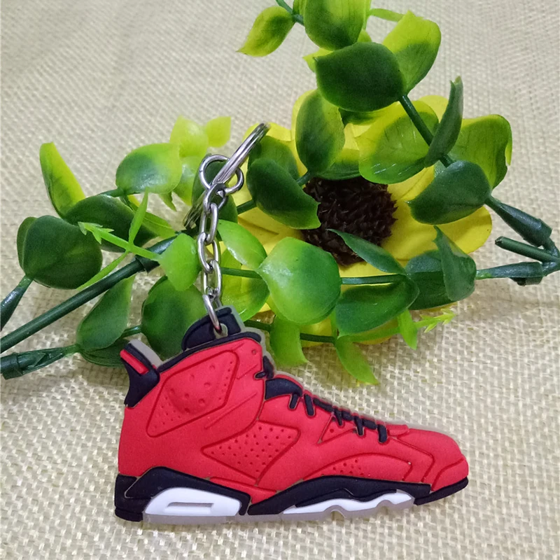 
2018 Customized cartoon sneaker key pendant 